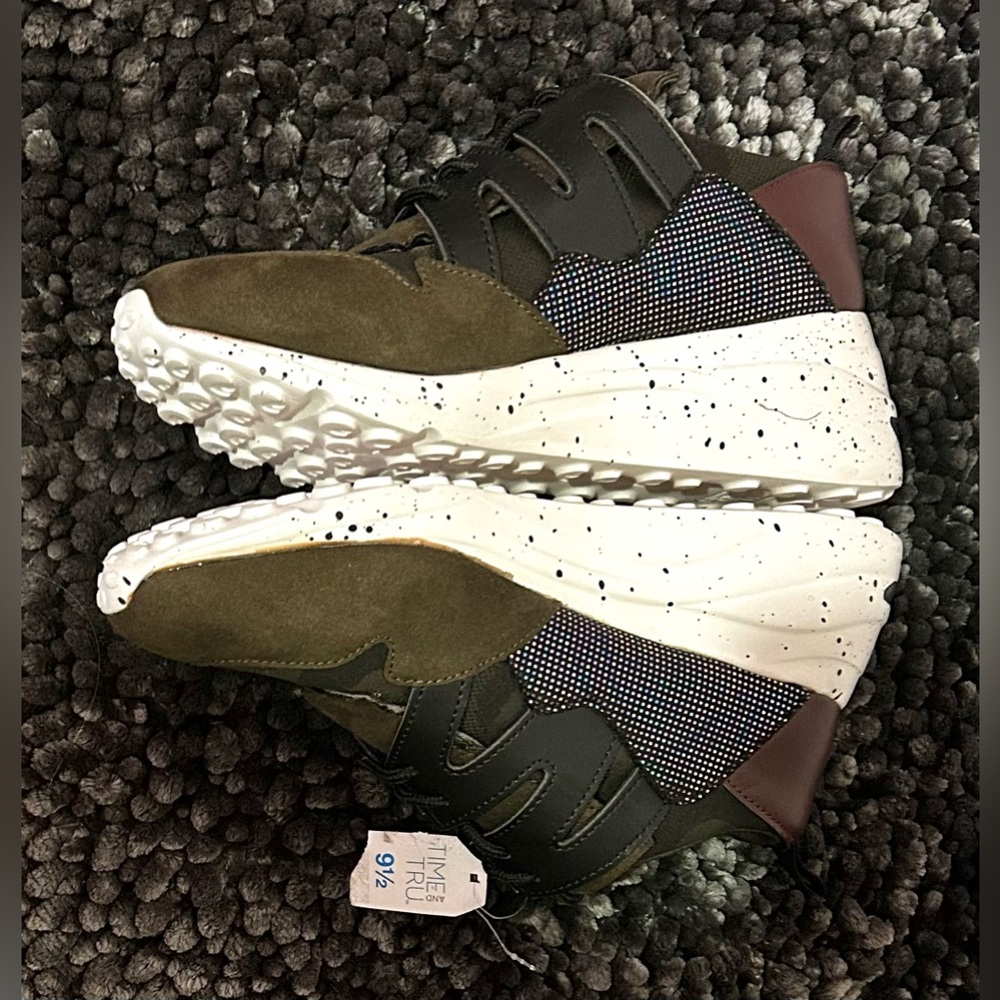 New Time and Tru Multicolor Chunky Platform Camo Black and Olive Sneakers/Shoes